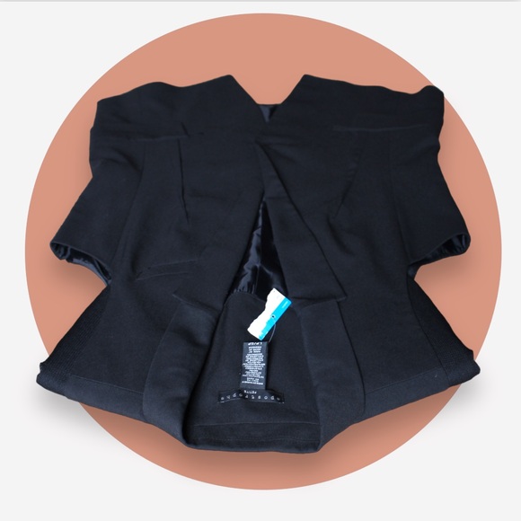 Apostrophe Single Button Vest Blazer - Picture 3 of 13